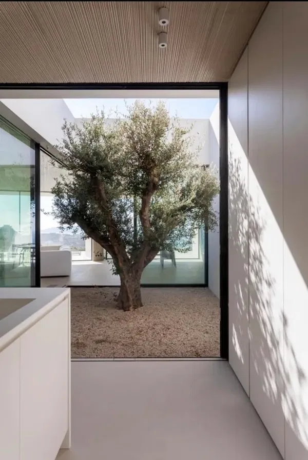 Building for Sale in Metaxourgeio, Athens Center — photo 2