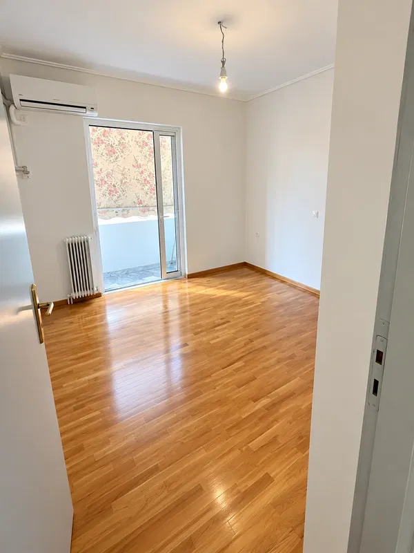 55 m² One-Bedroom Renovated Apartment for Sale in Neos Kosmos, Athens Center — photo 4