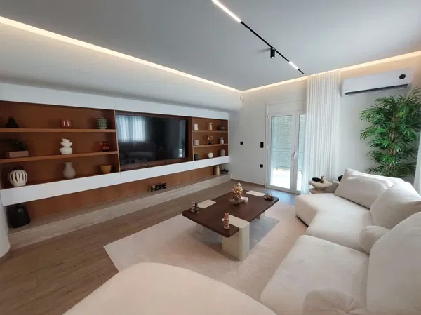 165 m² Sea-View Three-Bedroom Apartment for Sale in Vouliagmeni, Athens Southern suburbs — photo 3
