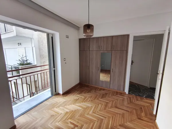 90 m² Two-Bedroom Renovated Apartment for Sale in Palaio Faliro, Athens Southern suburbs — photo 2