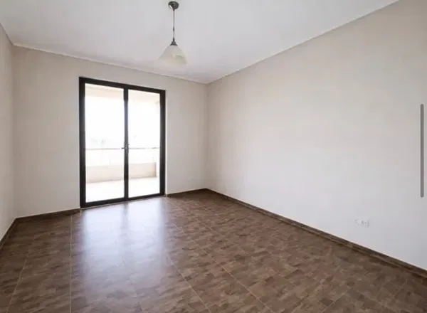 98 m² Two-Bedroom Renovated Apartment for Sale in Voula, Athens Southern suburbs — photo 4