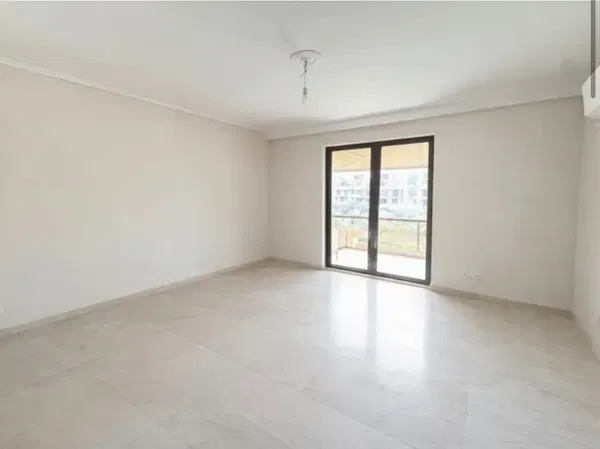 98 m² Two-Bedroom Renovated Apartment for Sale in Voula, Athens Southern suburbs — photo 2