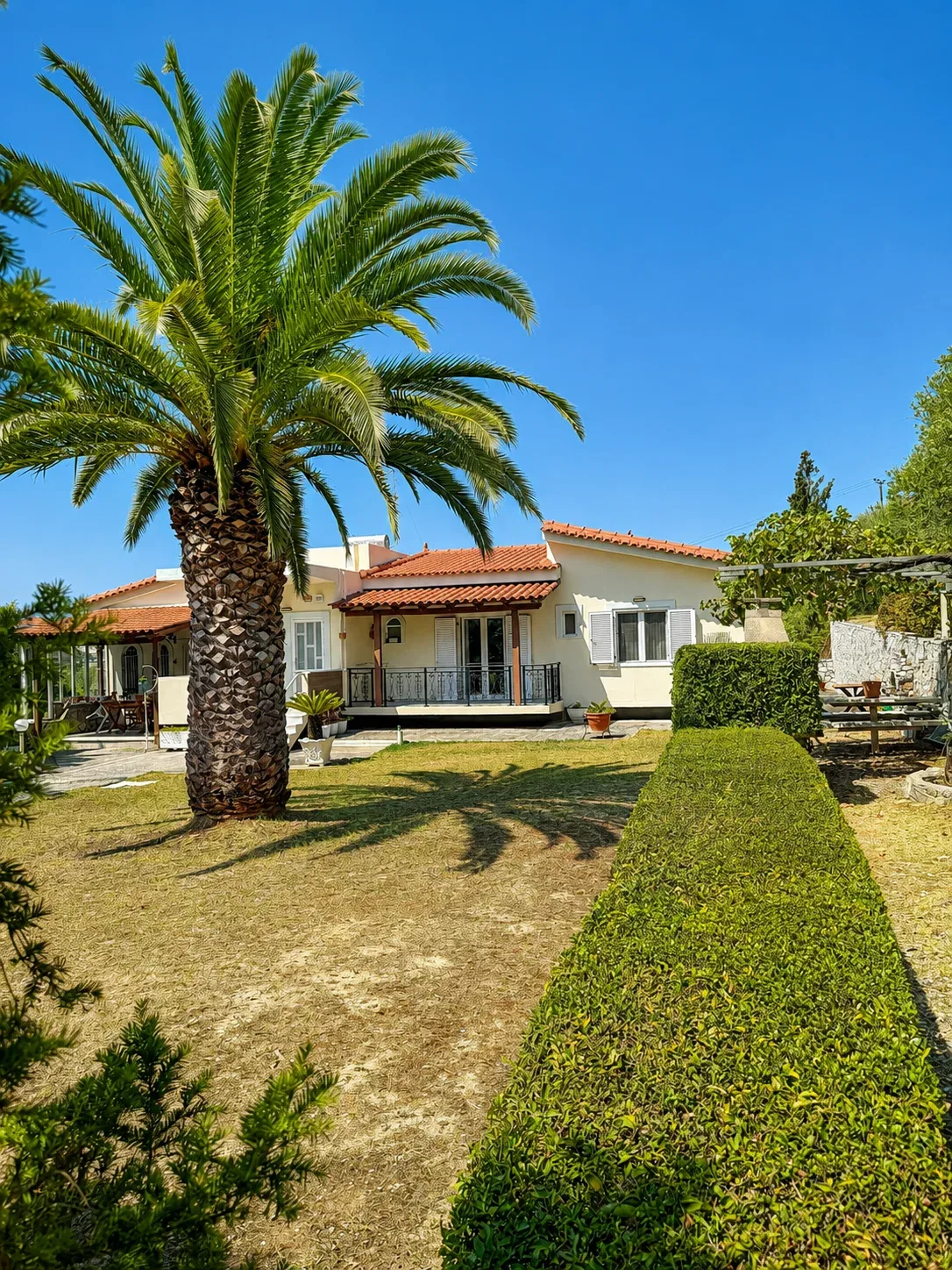 Three-Bedroom Villa for Sale in Galatas, Chania