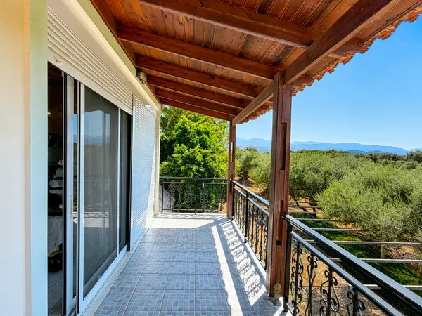 Three-Bedroom Villa for Sale in Galatas, Chania — photo 3