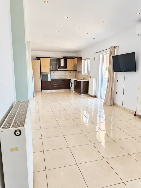 64 m² Renovated One-Bedroom Apartment for Sale in Chania — photo 3