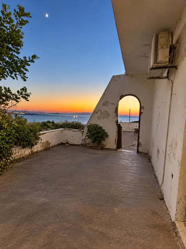 Sea-View 2,500 m² Plot for Sale in Chorafakia, Akrotiri — photo 3