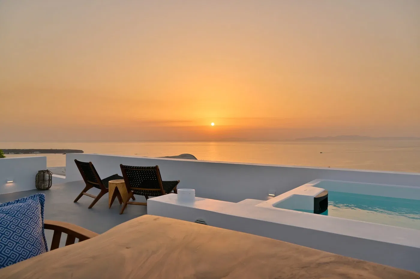 63 m² Sea-View Two-Bedroom Villa for Sale in Santorini, Cyclades