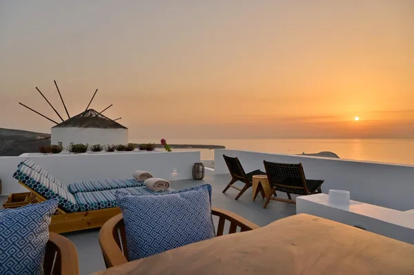 63 m² Sea-View Two-Bedroom Villa for Sale in Santorini, Cyclades — photo 3