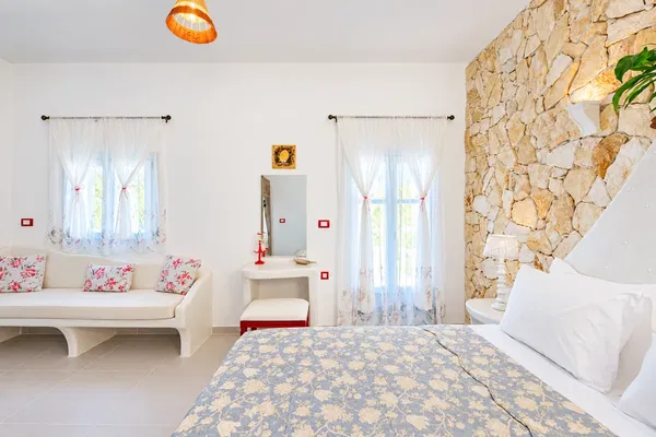 Sea-View Hotel for Sale in Imerovigli, Santorini — photo 5