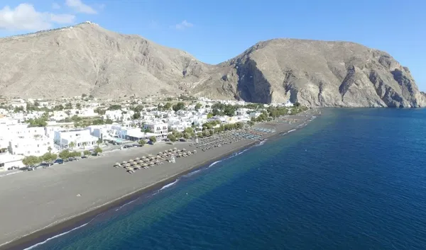 1628 m² Hotel for Sale in Santorini, Cyclades