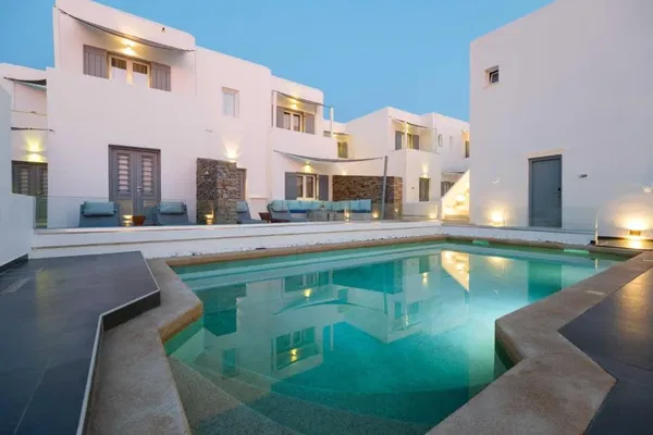 725 m² Hotel for Sale in Paros, Cyclades — photo 2