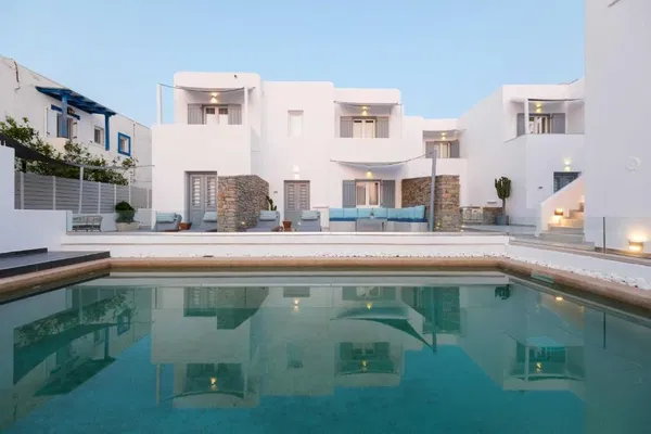 725 m² Hotel for Sale in Paros, Cyclades