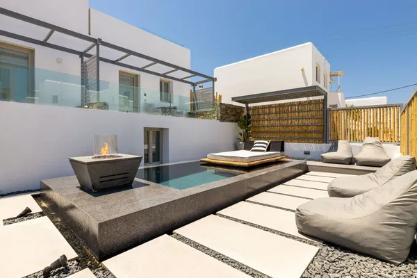 721 m² Hotel for Sale in Paros, Cyclades — photo 3