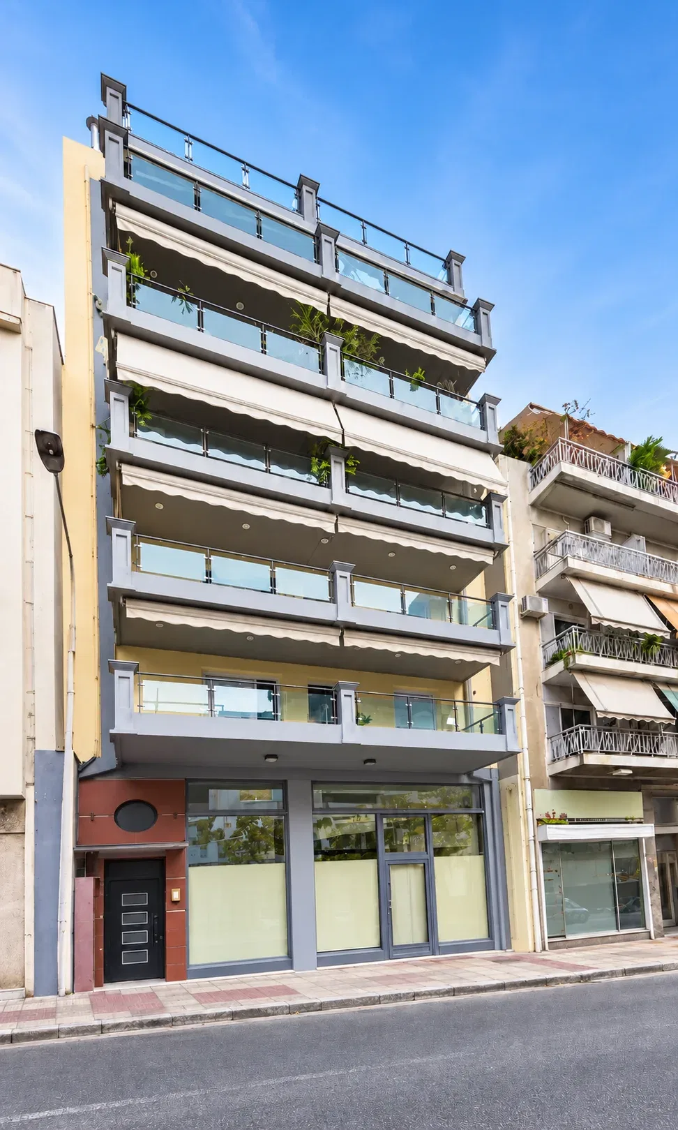 600 m² Building for Sale in Sepolia, Athens Center