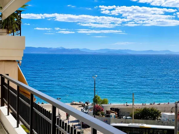 Sea-View 96 m² Apartment with Three Bedrooms for Sale in Palaio Faliro, Athens Southern suburbs