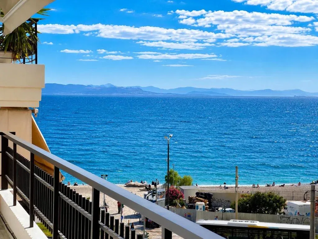 Sea-View 96 m² Apartment with Three Bedrooms for Sale in Palaio Faliro, Athens Southern suburbs