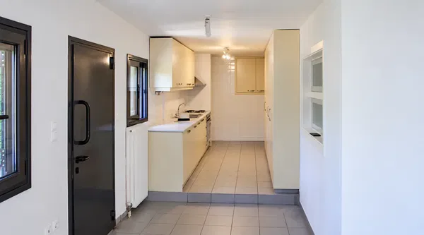 Two-Bedroom Renovated Apartment for Sale in Kalyvia Thorikou, Lagonisi — photo 4