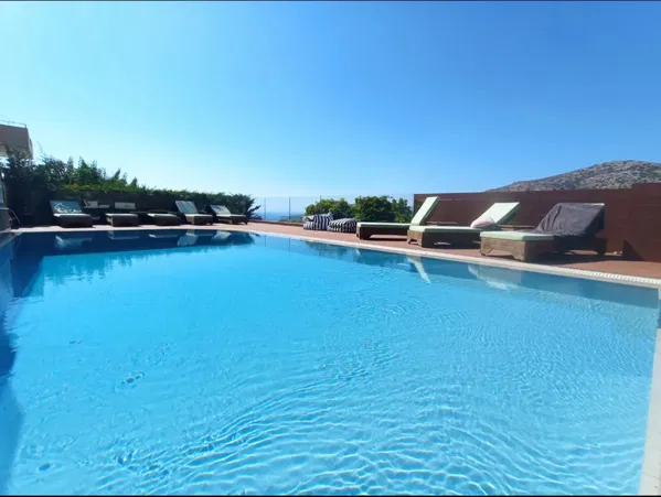 Sea-View 77 m² Apartment with One Bedrooms for Sale in Anavyssos, Attica — photo 3