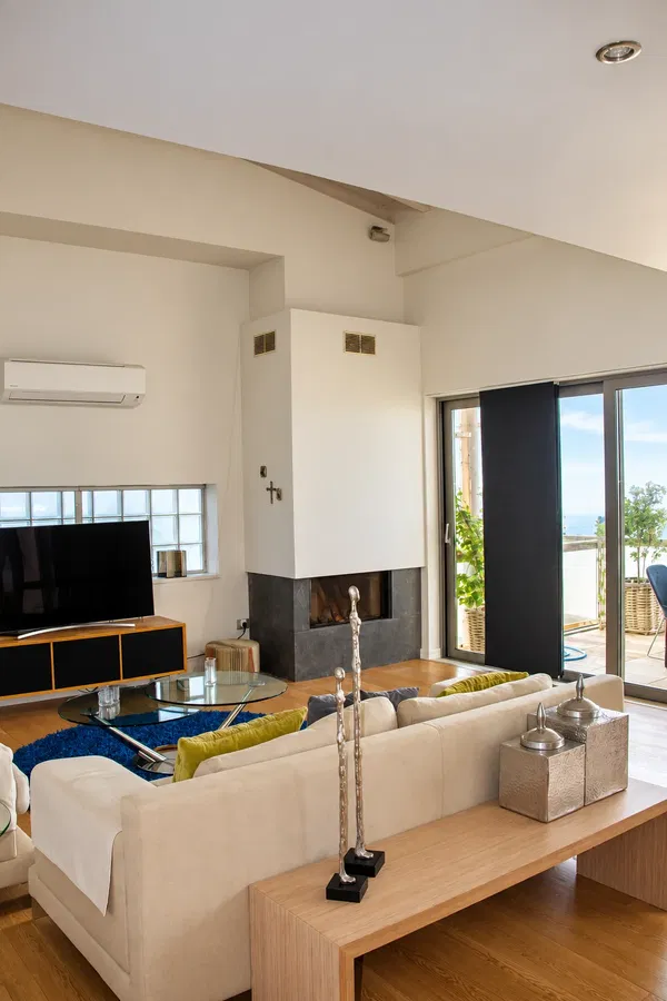 Sea View Three-Bedroom Apartment for Rent in Tampakaria, Chania — photo 5