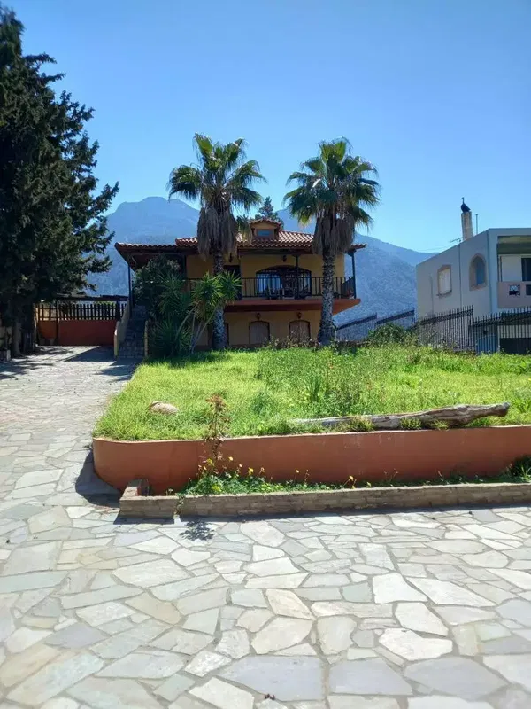 Two-Bedroom Villa for Sale in Loutraki - Perachora, Loutraki