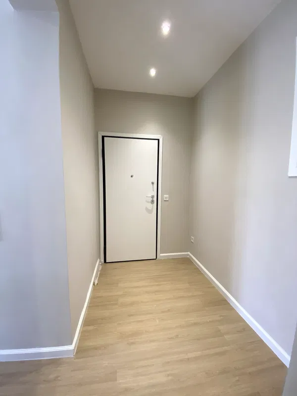 Renovated 77 m² Apartment with Two Bedrooms for Sale in Neos Kosmos, Athens Center — photo 3