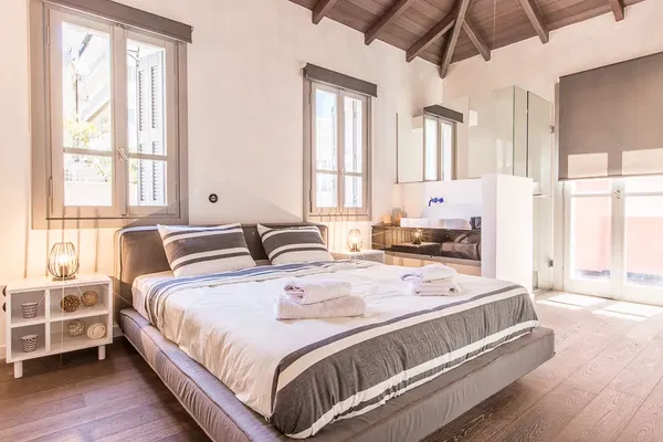 Renovated 202 m² Villa with Three Bedrooms for Sale in Keramikos, Athens Center — photo 5