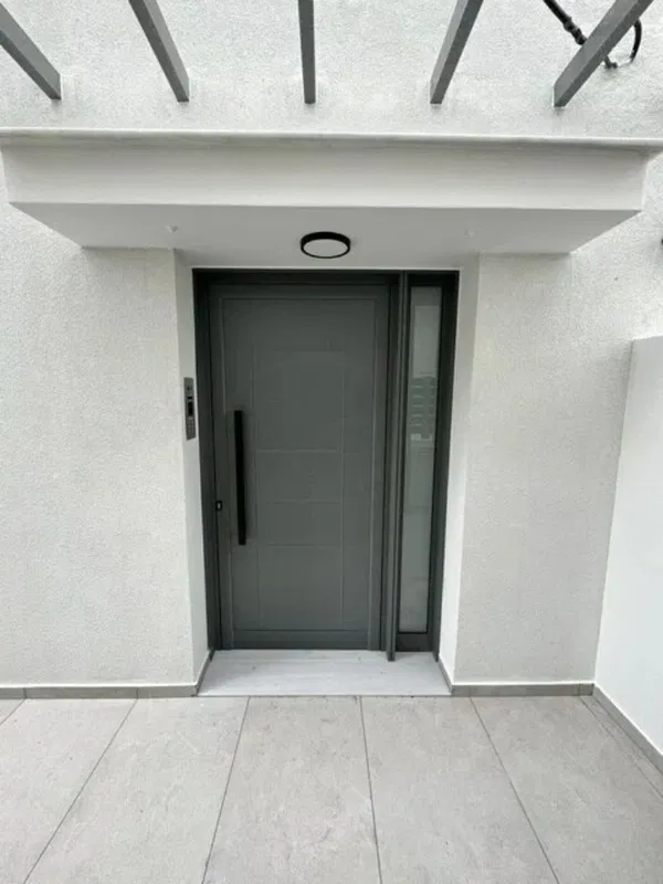 Renovated 105 m² Apartment with Three Bedrooms for Sale in Argyroupoli Athens, Athens Southern suburbs — photo 4