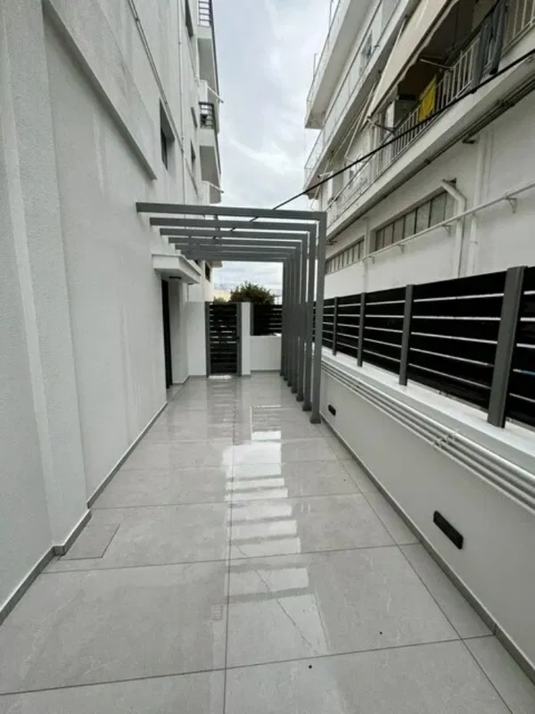 Renovated 105 m² Apartment with Three Bedrooms for Sale in Argyroupoli Athens, Athens Southern suburbs — photo 2