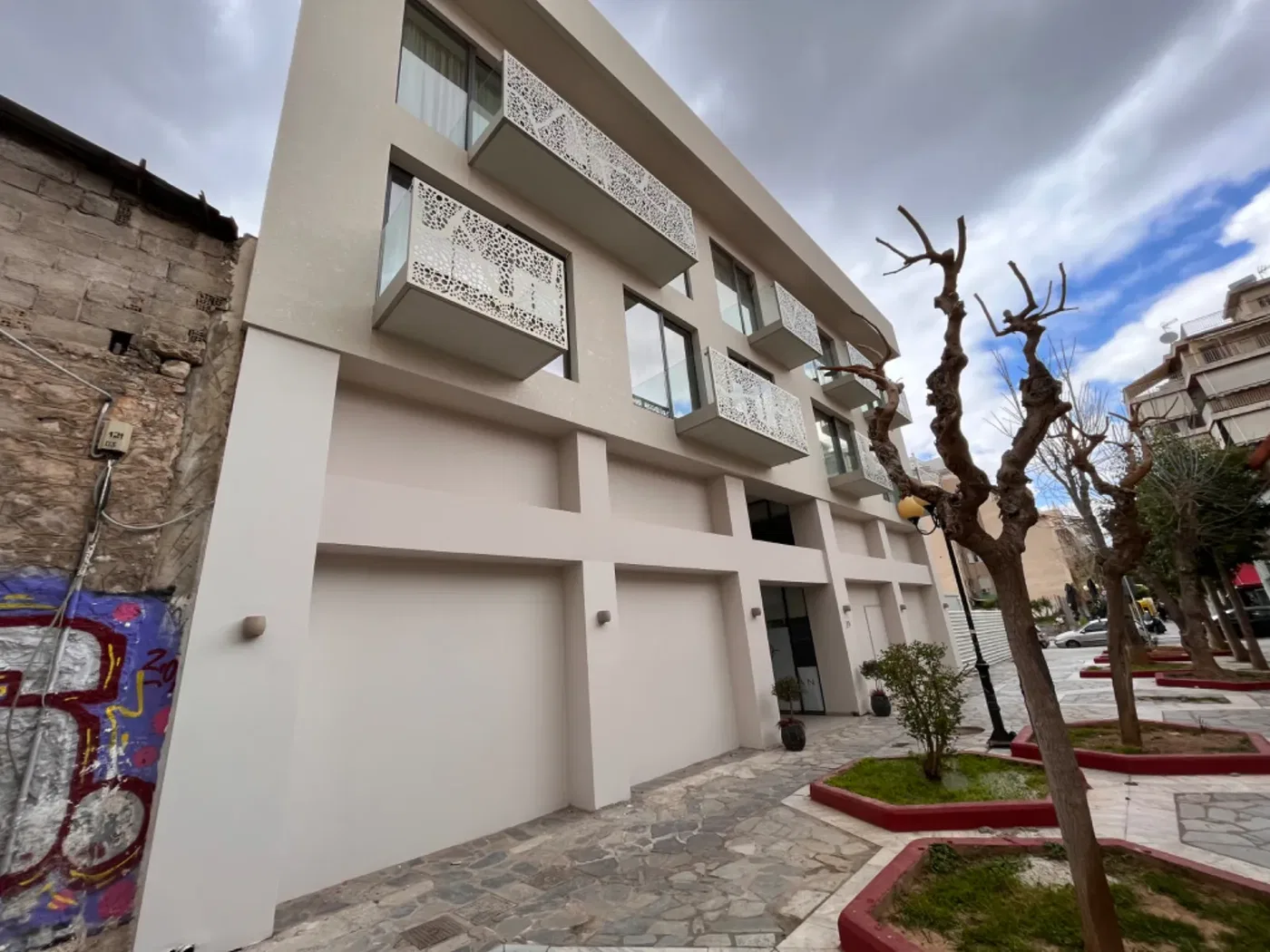 130 m² Commercial Space for Rent in Keramikos, Athens Center