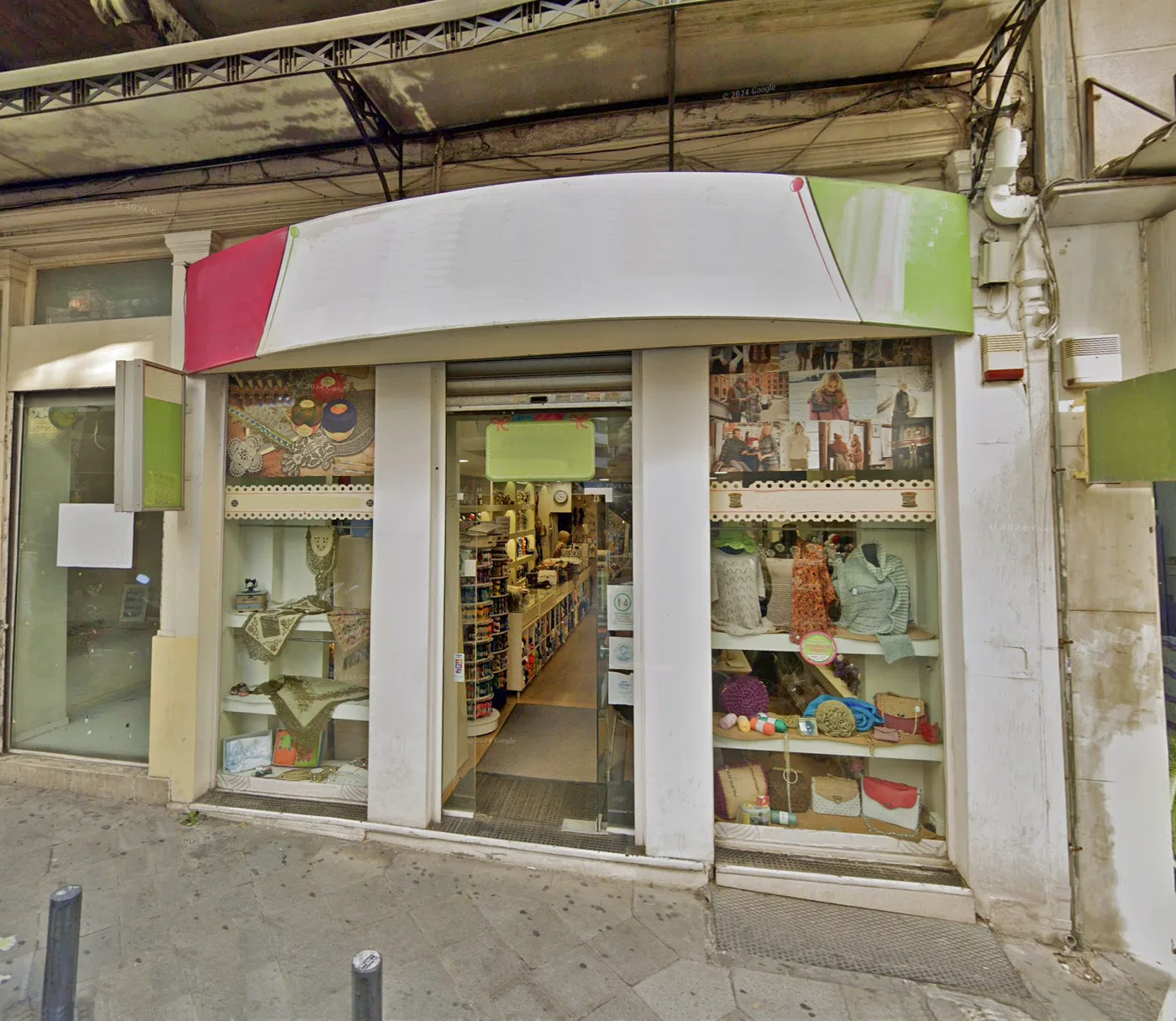160 m² Commercial Space for Rent in Athens Historical Center, Athens Center