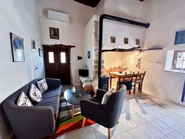 Renovated 60 m² Villa with Two Bedrooms for Sale in Vamos, Apokoronas — photo 3