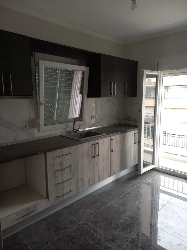 65 m² Two-Bedroom Renovated Apartment for Sale in Neapoli Thessaloniki, Thessaloniki Western Suburbs — photo 4