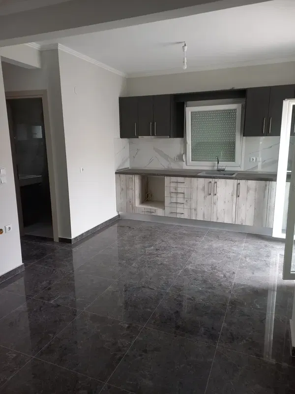 65 m² Two-Bedroom Renovated Apartment for Sale in Neapoli Thessaloniki, Thessaloniki Western Suburbs — photo 3