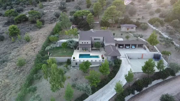 Three-Bedroom Villa for Sale in Ymittos, Athens Southern suburbs — photo 2