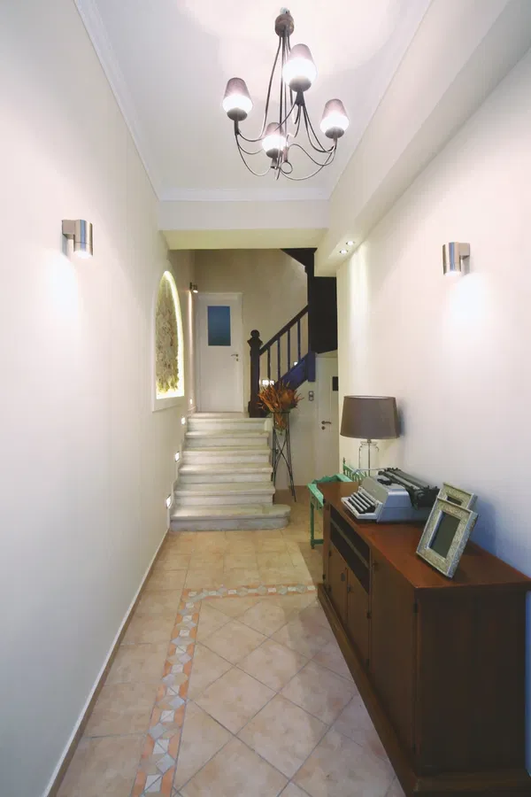 635 m² Renovated Building for Sale in Center Athens, Athens Center — photo 2