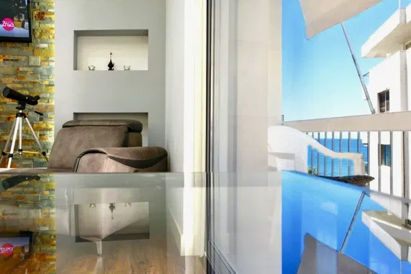 75 m² Two-Bedroom Renovated Apartment for Sale in Palaio Faliro, Athens Southern suburbs — photo 4