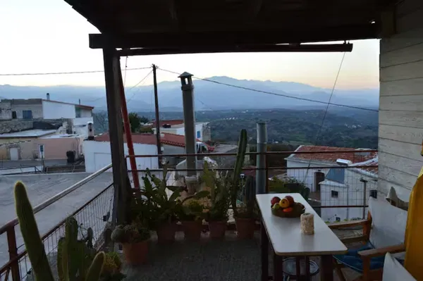 Renovated Five-Bedroom Villa for Sale in Rethymnon — photo 4