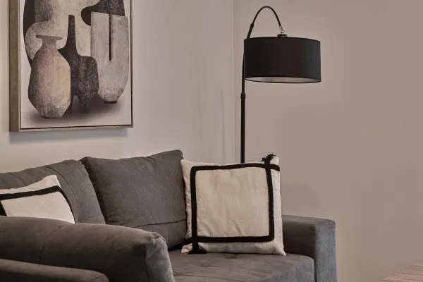 76 m² Renovated Two-Bedroom Apartment for Sale in Center Athens, Athens Center — photo 3