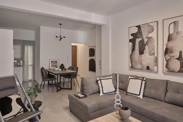 76 m² Renovated Two-Bedroom Apartment for Sale in Center Athens, Athens Center — photo 2