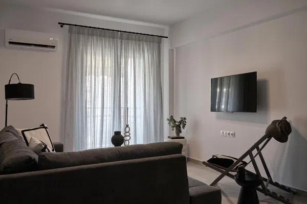 76 m² Renovated Two-Bedroom Apartment for Sale in Center Athens, Athens Center — photo 4