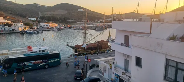 Renovated Seven-Bedroom Apartment for Sale in Ios, Cyclades — photo 5