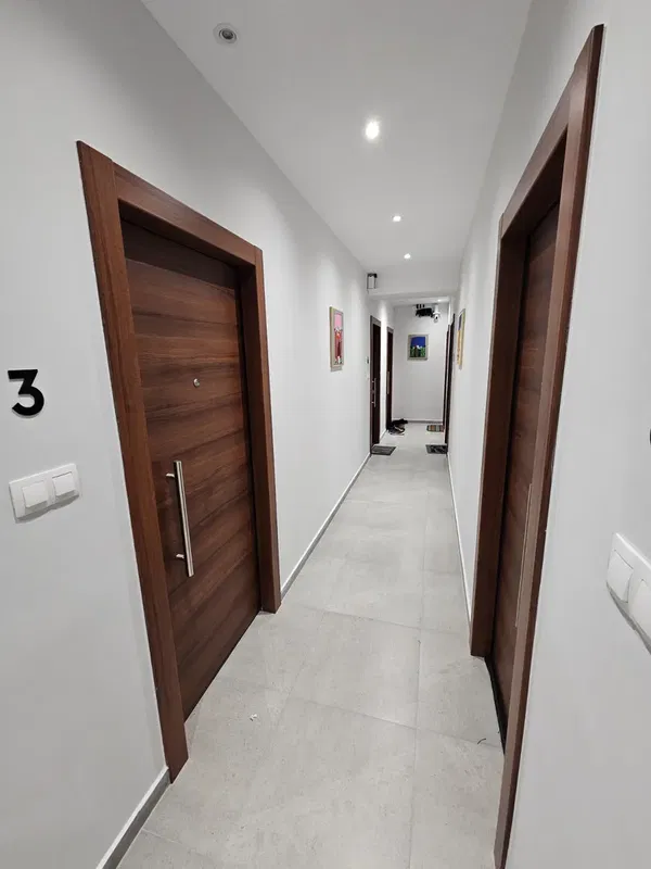 Renovated Ten-Bedroom Apartment for Sale in Charilaou, Thessaloniki Center — photo 4