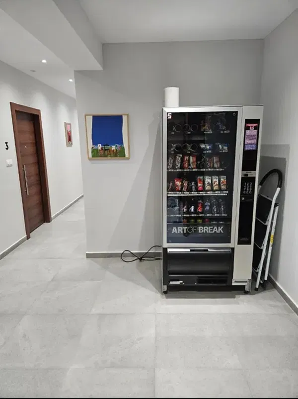 Renovated Ten-Bedroom Apartment for Sale in Charilaou, Thessaloniki Center — photo 5
