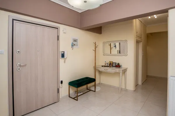 Three-Bedroom Renovated Apartment for Sale in Charilaou, Thessaloniki Center — photo 5