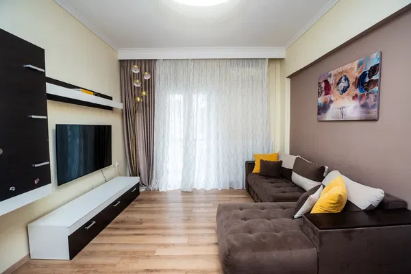 Three-Bedroom Renovated Apartment for Sale in Charilaou, Thessaloniki Center — photo 3