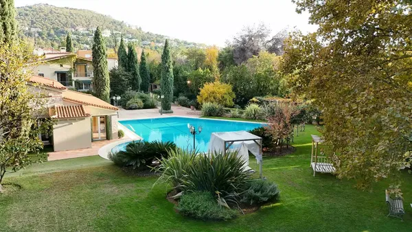 837 m² Villa with Six Bedrooms for Sale in Nea Erythraia, Athens Northern suburbs
