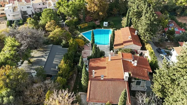 837 m² Villa with Six Bedrooms for Sale in Nea Erythraia, Athens Northern suburbs — photo 2