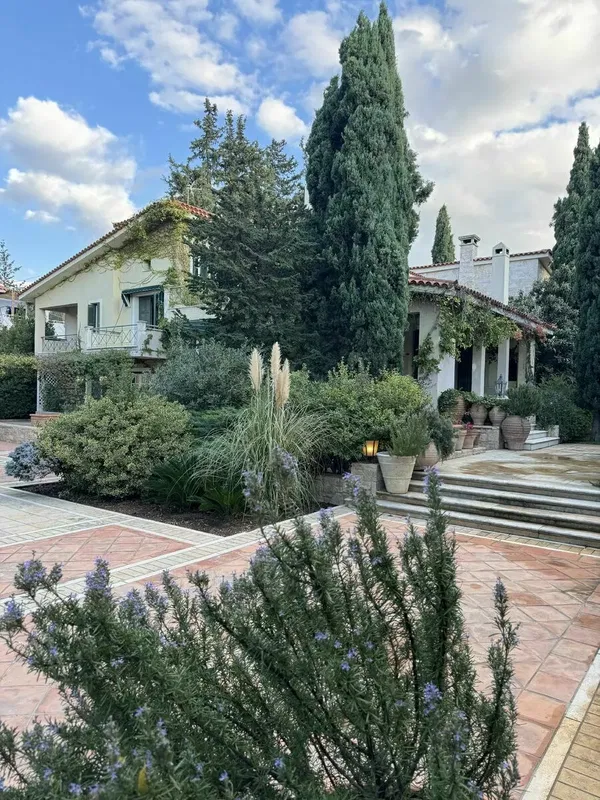 837 m² Villa with Six Bedrooms for Sale in Nea Erythraia, Athens Northern suburbs — photo 5