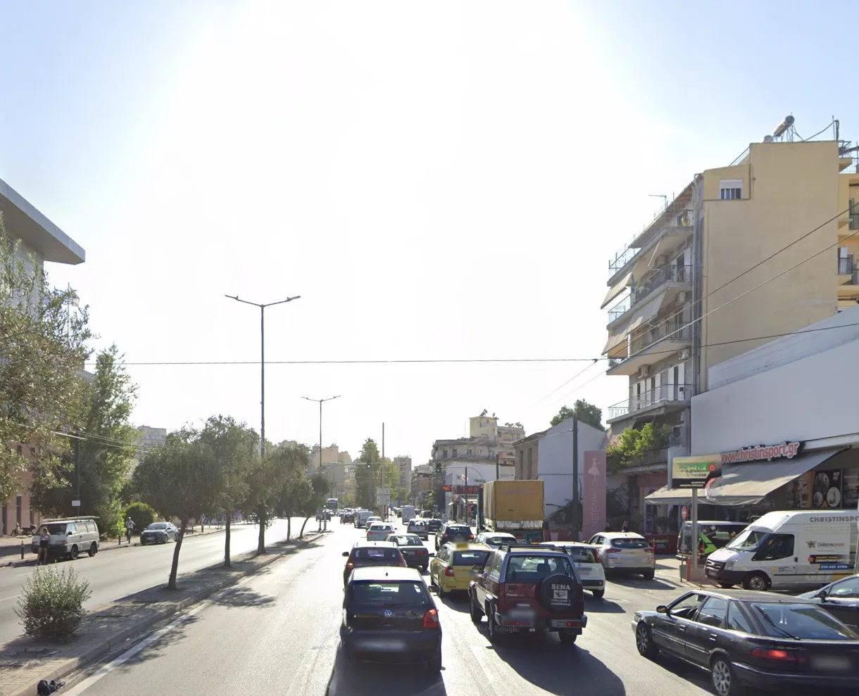 Renovated Building for Sale in Piraeus Kaminia, Piraeus