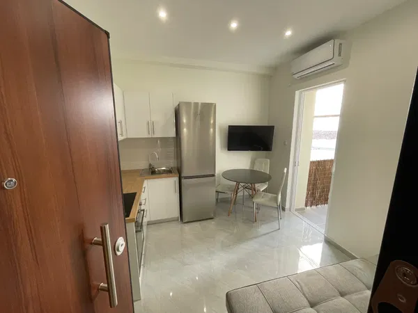 Renovated 25 m² Apartment with One Bedrooms for Sale in Kolonos - Kolokinthous, Athens Center — photo 2